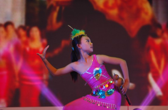2015年在第九屆華夏之星2015全國青少年優秀文化節目展演活動中任思雨獲得了少兒組金獎，尹浩宇獲得銀獎；